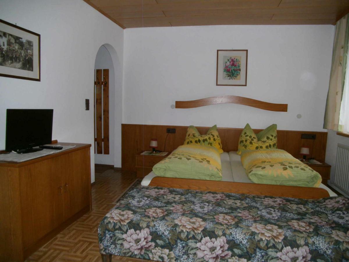 Apartments Jaeger Trins Bagian luar foto